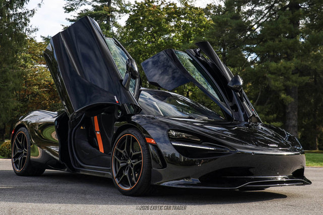 Used 2025 McLaren 750S RWD image 15