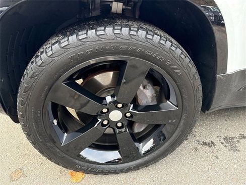 Used 2021 Land Rover Defender 110 X-Dynamic HSE image 9