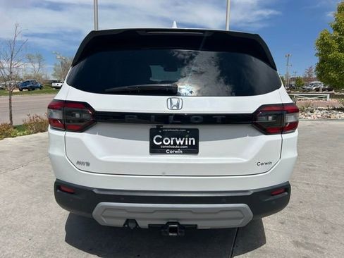 Used 2025 Honda Pilot EX-L image 8
