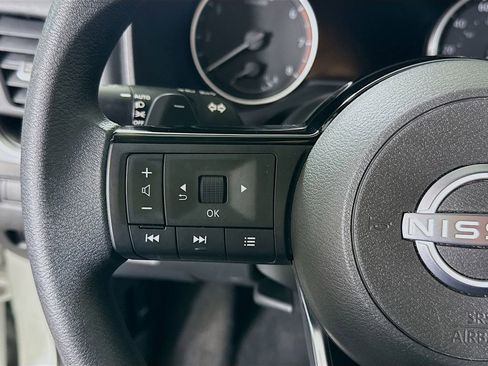 Used 2023 Nissan Rogue SV image 19