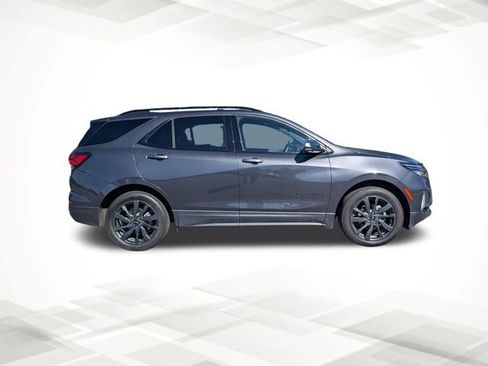 Used 2023 Chevrolet Equinox RS image 3