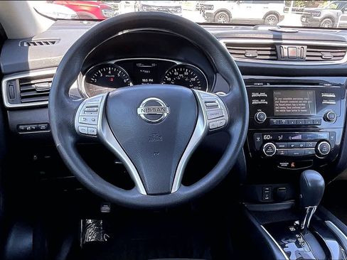Used 2016 Nissan Rogue SV FWD image 14