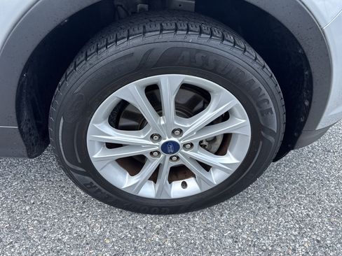 Used 2017 Ford Escape SE AWD/4WD image 34