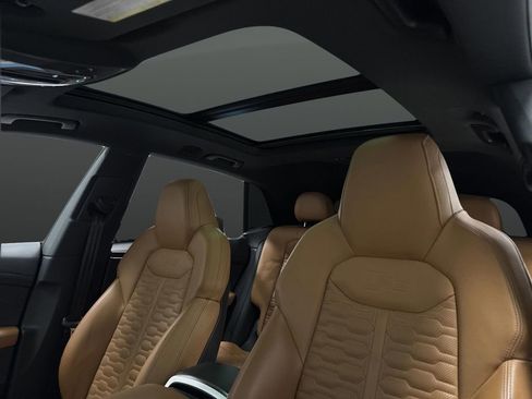 Used 2023 Audi RS Q8 4.0T w/ Black Optic Package image 7