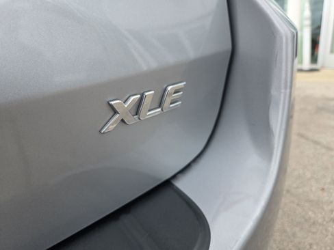 Used 2017 Toyota Sienna XLE image 14