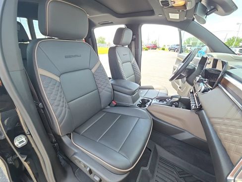 Used 2025 GMC Canyon Denali w/ LPO, Denali Black Edition AWD/4WD image 33