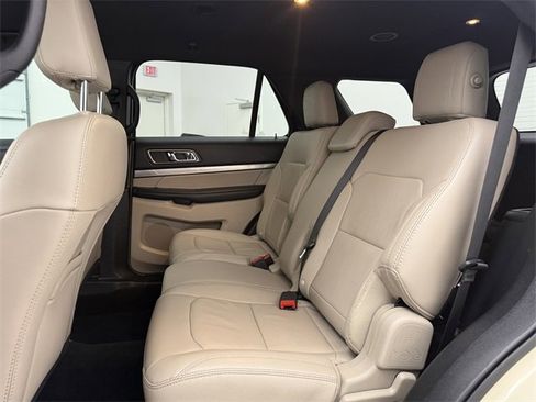 Used 2018 Ford Explorer XLT w/ Equipment Group 202A image 25