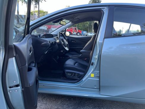 Used 2016 Toyota Prius Four Touring FWD image 10