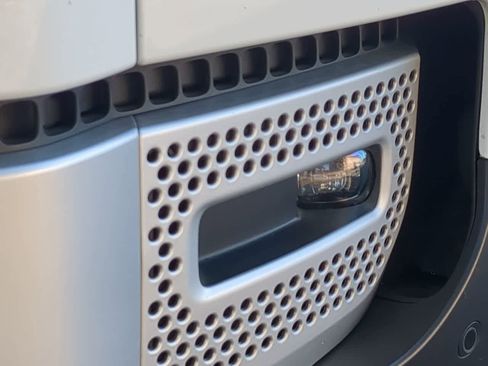 Used 2025 Land Rover Defender 110 S image 11