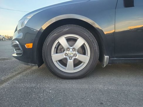 Used 2015 Chevrolet Cruze LT w/ Technology Package image 51