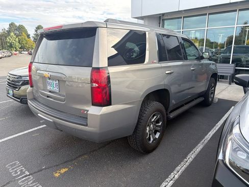Used 2017 Chevrolet Tahoe LT w/ Luxury Package AWD/4WD image 3