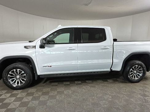 Used 2022 GMC Sierra 1500 AT4 w/ AT4 Premium Package AWD/4WD image 8