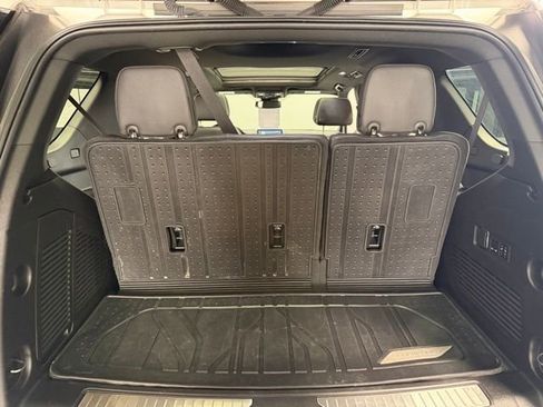 Used 2023 Chevrolet Tahoe Premier AWD/4WD image 30