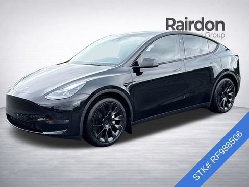 Used 2024 Tesla Model Y Long Range AWD/4WD image 3