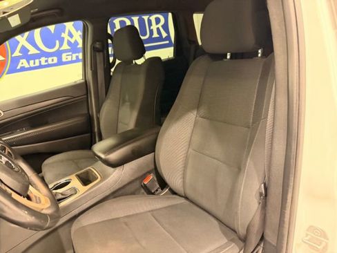 Used 2017 Jeep Grand Cherokee Laredo AWD/4WD image 40