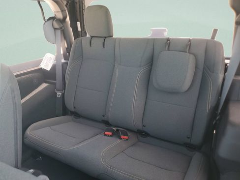 Used 2025 Jeep Wrangler Sport AWD/4WD image 10