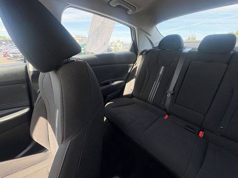 Used 2025 Hyundai Elantra SEL image 40