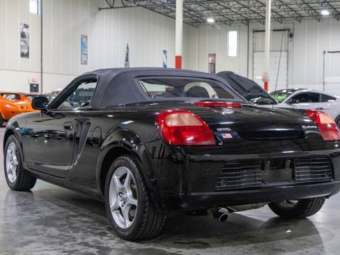 Used 2000 Toyota MR2 RWD image 23
