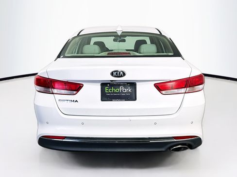 Used 2018 Kia Optima LX w/ 17" Alloy Wheels Package FWD image 7