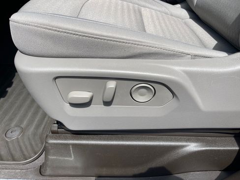 Used 2025 Chevrolet Silverado 1500 LT RWD image 9