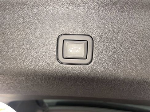 Certified 2024 Cadillac Escalade Sport AWD/4WD image 17