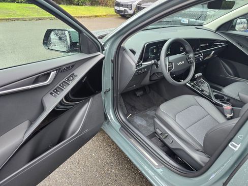 New 2026 Kia Niro SX image 18