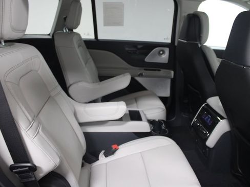 New 2026 Lincoln Aviator Reserve AWD/4WD image 30