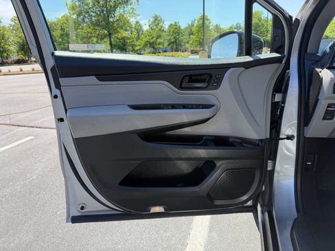 Used 2018 Honda Odyssey EX-L image 11