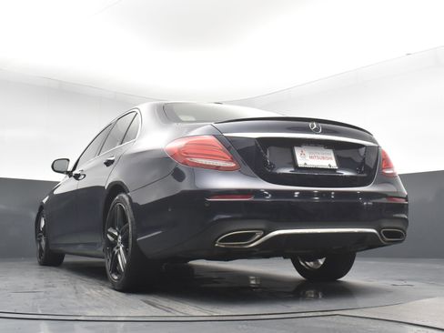 Used 2017 Mercedes-Benz E 300 4MATIC image 21