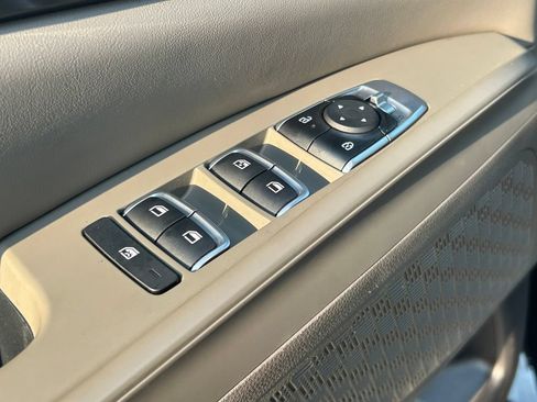 Used 2026 Kia Carnival FWD image 23