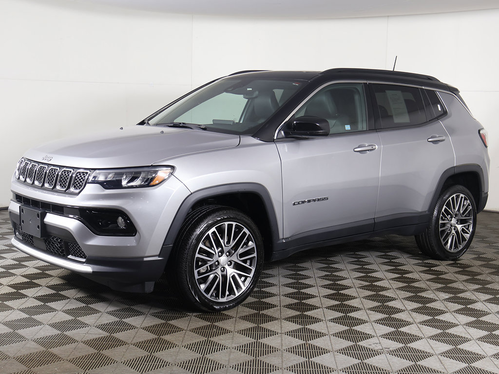 Used 2023 Jeep Compass Limited w/ Sun and Sound Group AWD/4WD image 9