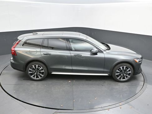 New 2026 Volvo V60 B5 Cross Country Ultra w/ Protection Package Premier AWD/4WD image 27