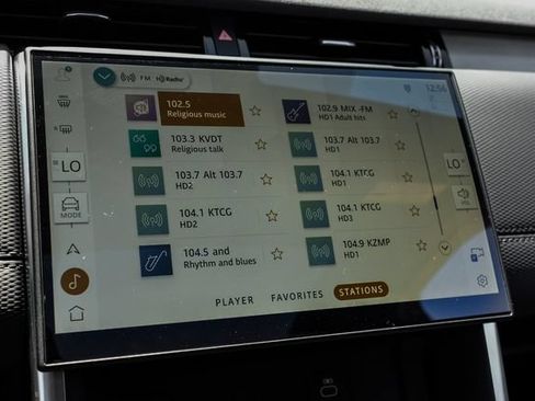 New 2026 Land Rover Discovery Sport Landmark AWD/4WD image 38