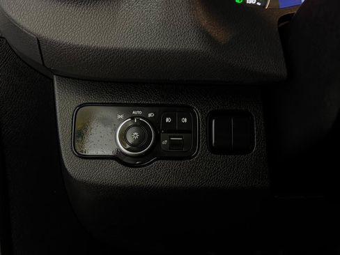Used 2023 Mercedes-Benz Sprinter 2500 w/ Acoustic Package image 19