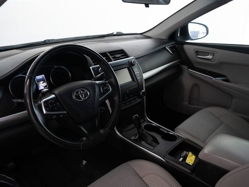 Used 2017 Toyota Camry SE w/ Protection Package (Q2) FWD image 12