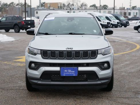 Used 2025 Jeep Compass Latitude w/ Altitude Special Edition image 8