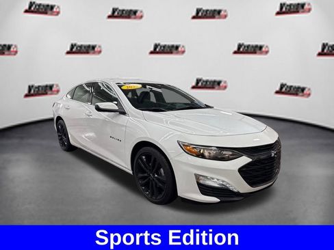 Used 2025 Chevrolet Malibu LT w/ Sport Edition FWD image 3