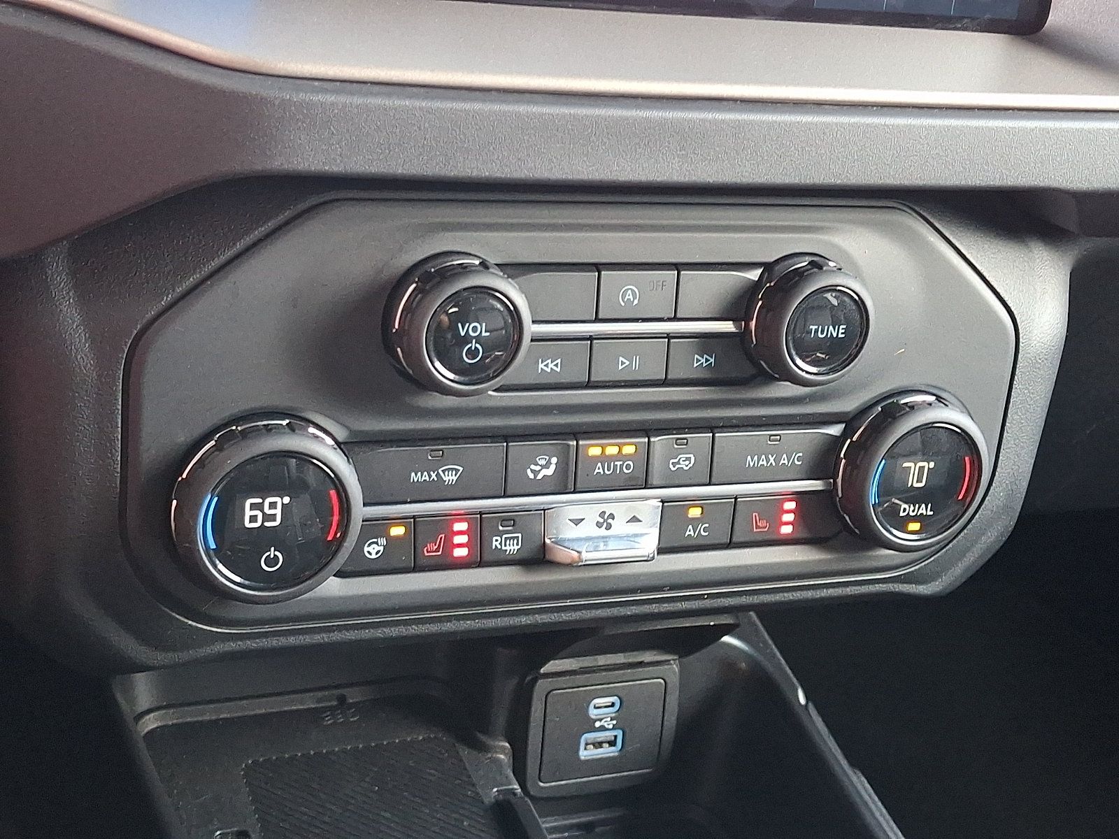 Used 2025 Ford Bronco Outer Banks AWD/4WD image 19