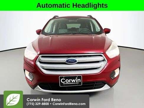 Used 2018 Ford Escape SE image 2
