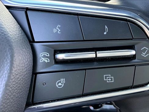 Used 2025 Chevrolet Equinox LT AWD/4WD image 11