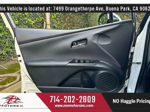 Used 2016 Toyota Prius Three image 41