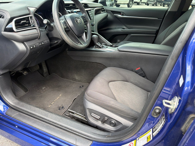 Used 2018 Toyota Camry LE FWD image 9