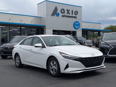 Used 2023 Hyundai Elantra SE