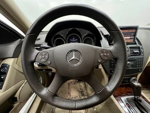 Used 2009 Mercedes-Benz C 300 Sedan image 23
