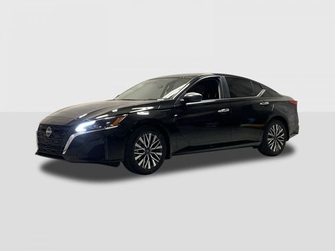 New 2026 Nissan Altima 2.5 SV FWD image 1