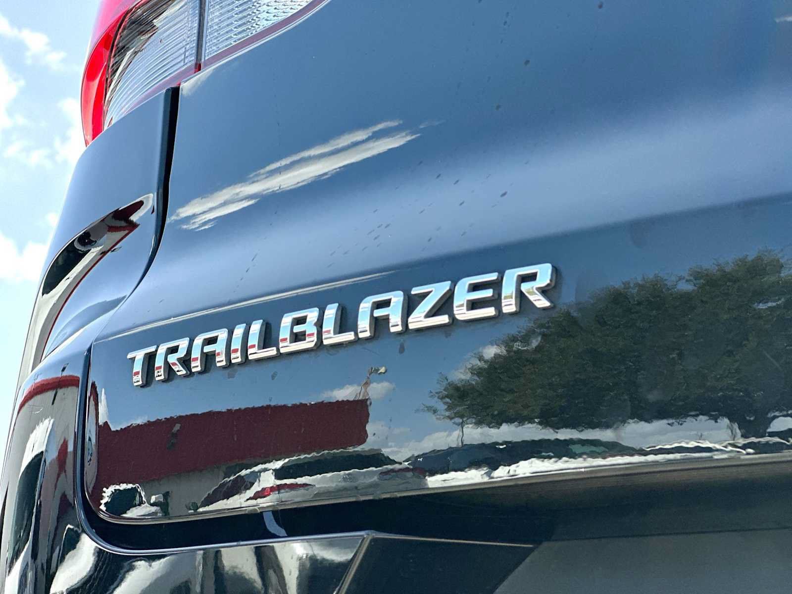 Used 2024 Chevrolet TrailBlazer LS FWD image 15