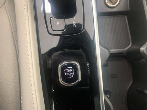 Certified 2023 Volvo XC90 B5 Core w/ Protection Package Premier image 16