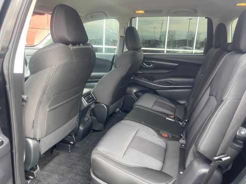 Used 2024 Subaru Ascent Premium w/ Convenience Package image 20