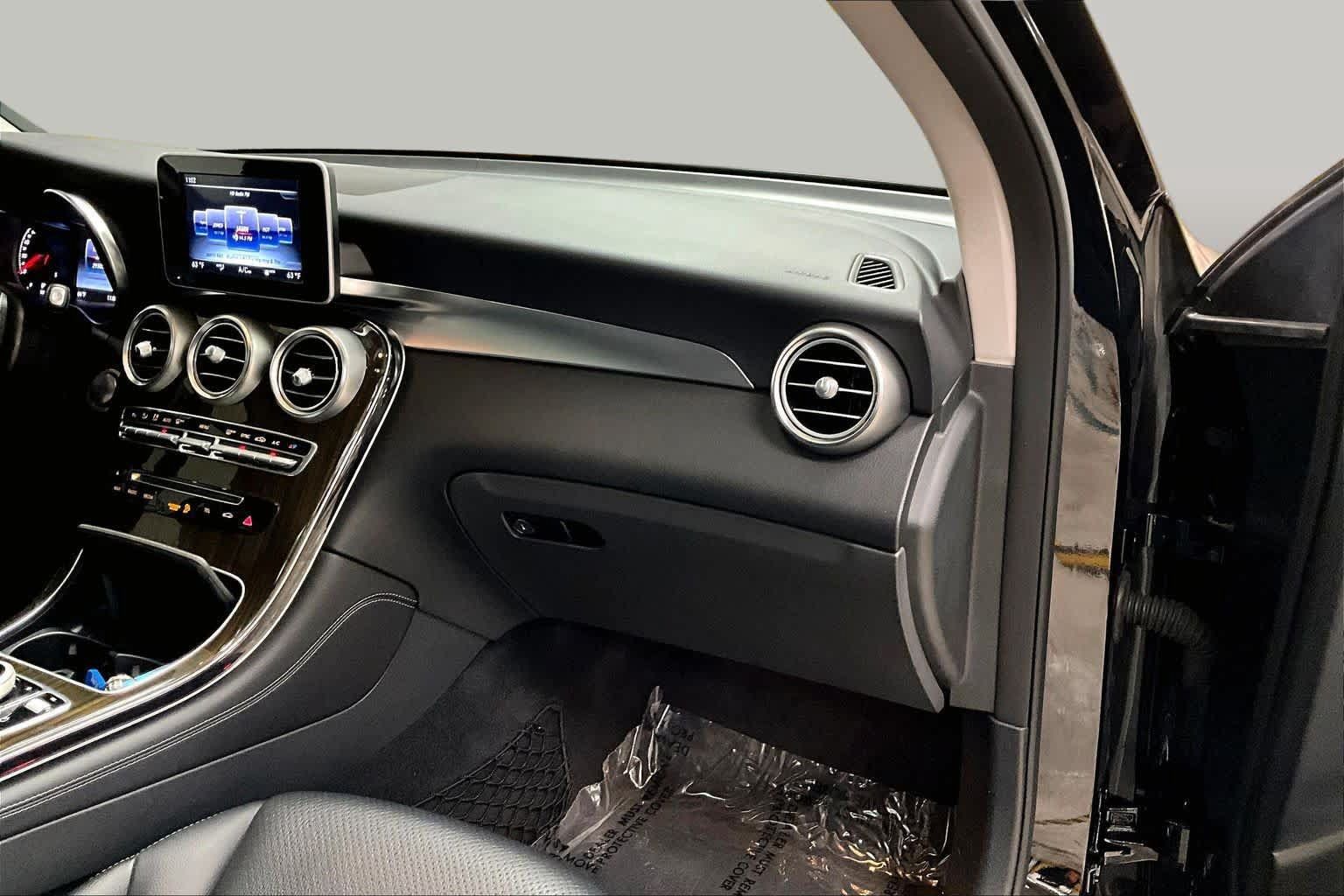 Used 2016 Mercedes-Benz GLC 300 4MATIC image 19