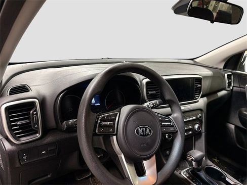 Used 2021 Kia Sportage LX image 11